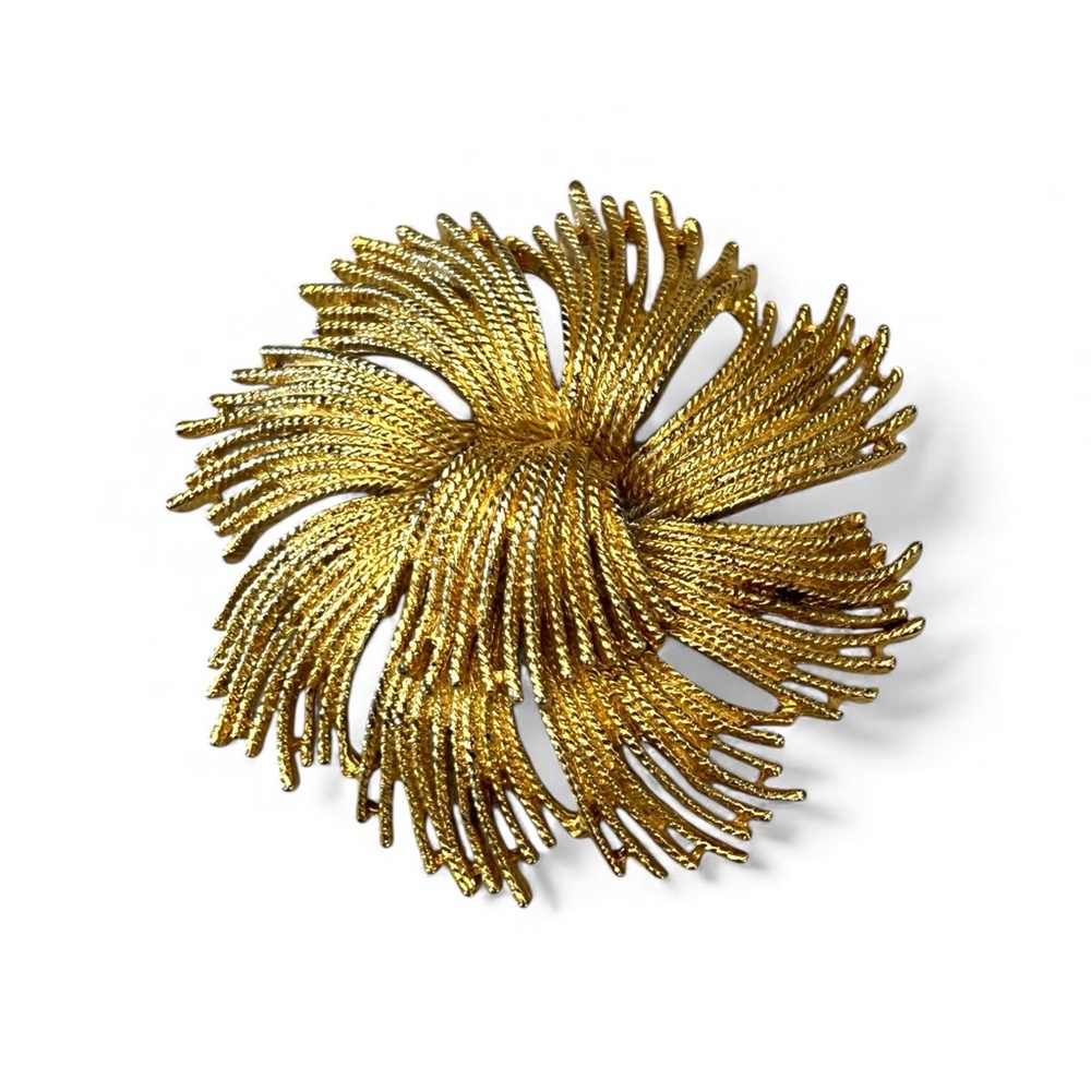 Vintage Monet Cordelia Gold Tone Metal Flower Pin Brooch Sophisticated Elegant